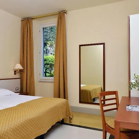 Monte Baldo E Acquarone 酒店 4*